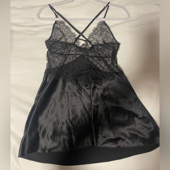 Never Worn! Black Lace Victoria Secrete Chemise - Picture 3 of 4